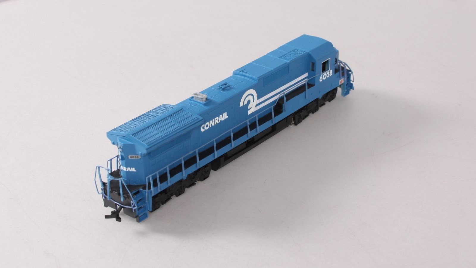 Bachmann 85013 HO Conrail GE Dash 8-40C Diesel Locomotive #6038 EX/Box