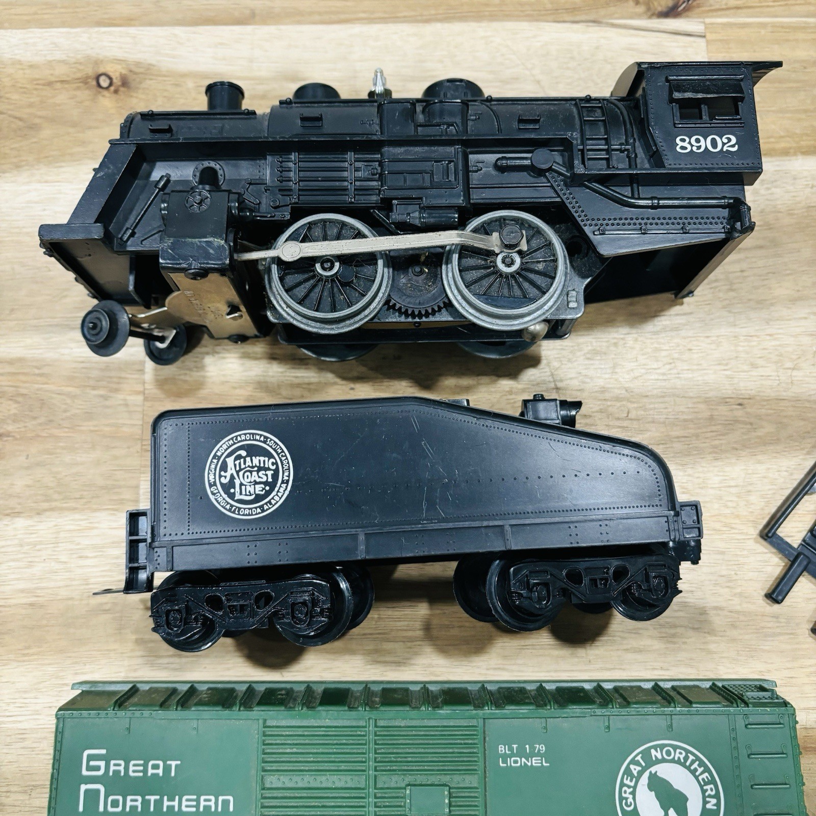 Vintage Lionel 8902 Atlantic Coast Line Locomotive Midnite Flyer Set Caboose