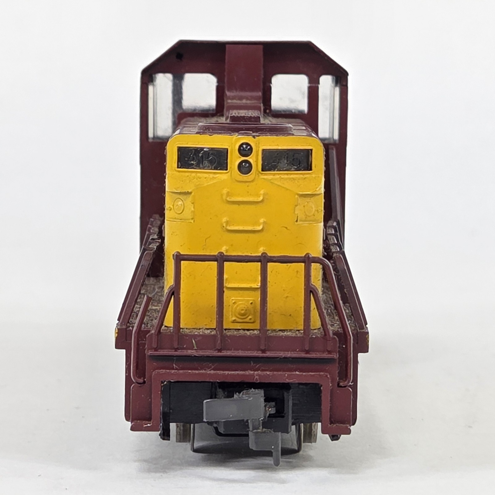 HO Scale Mehano Rock Island #415 Center Cab Switcher