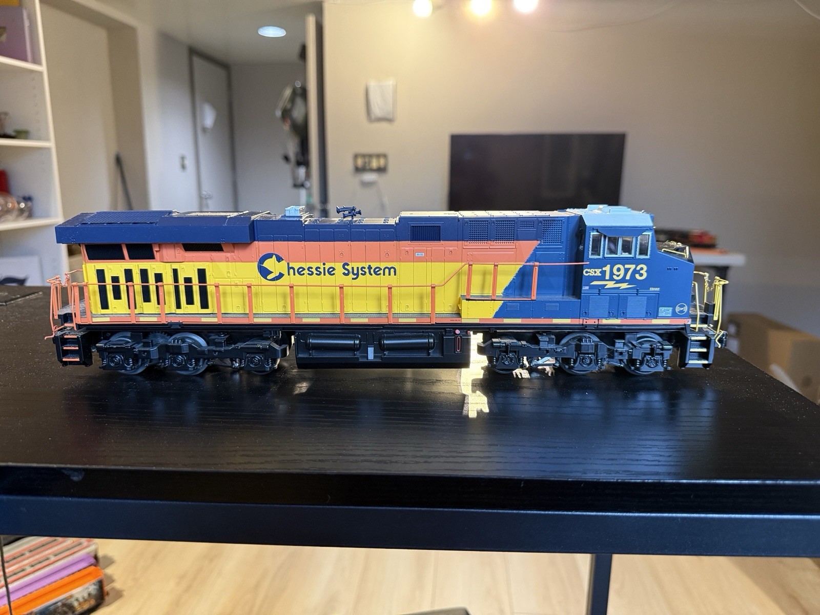 MTH Imperial CSX Chessie System #1973 ES44 Diesel Locomotive O Gauge 30-21242-1