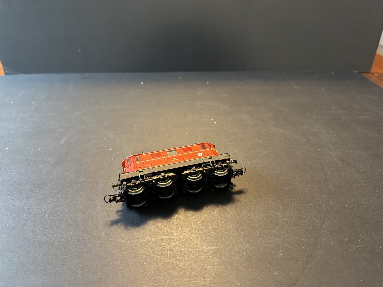 Roco 43700 HO OBB 1045 014-6 Diesel Locomotive R.31
