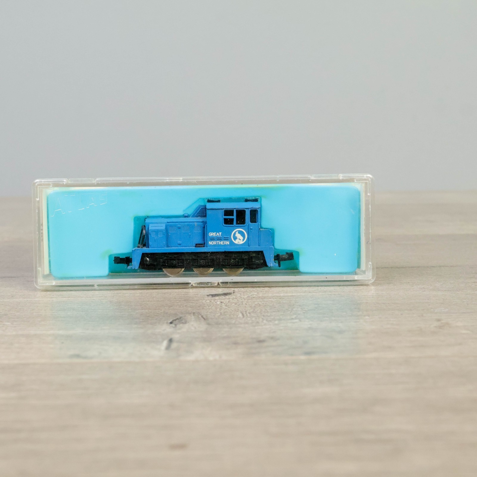 Atlas #2162 N-Scale WDT Diesel Loco Switcher Great Northern (Blue)