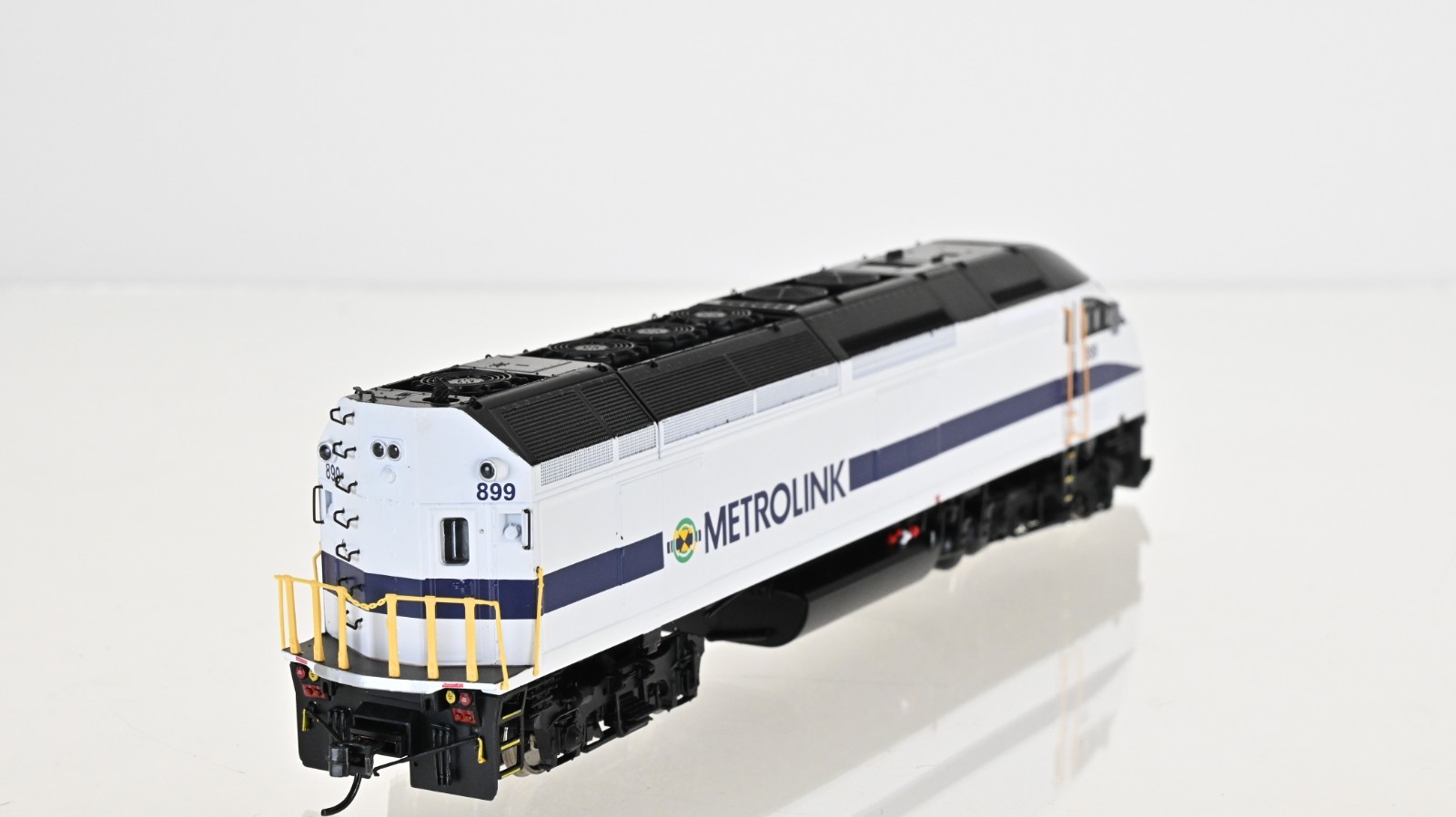 True Line Trains MP36 Metrolink SCAX DCC w/Sound HO scale