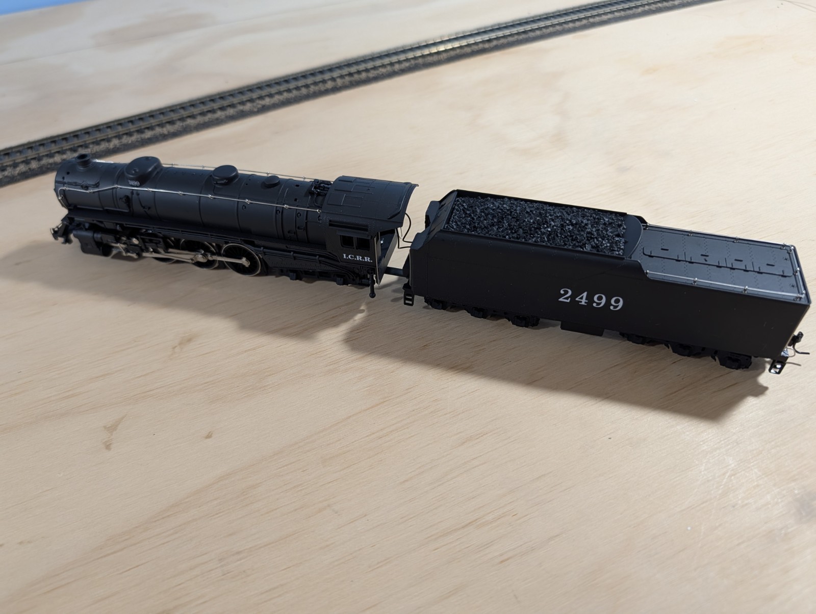 IHC #23010 HO Scale 4-6-4 Hudson Illinois Central IC #2499 Steam Locomotive