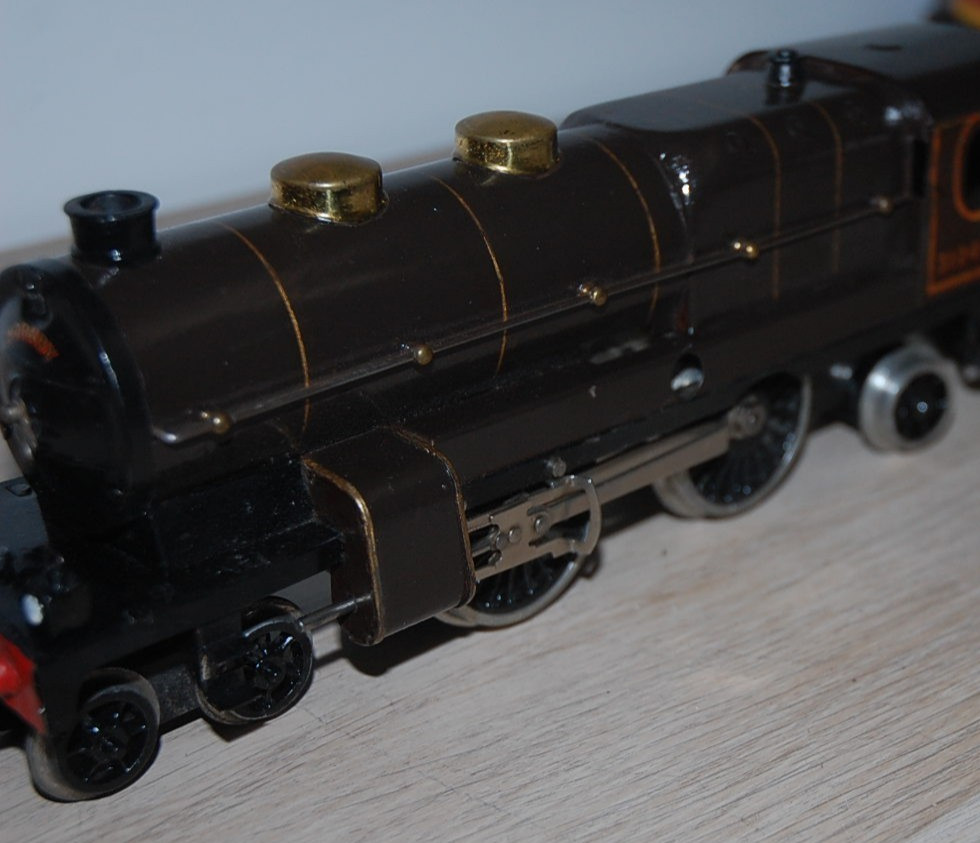 HORNBY O GAUGE CLOCKWORK 3C NORD LOCOMOTIVE AND TENDER IN BROWN LIVERY