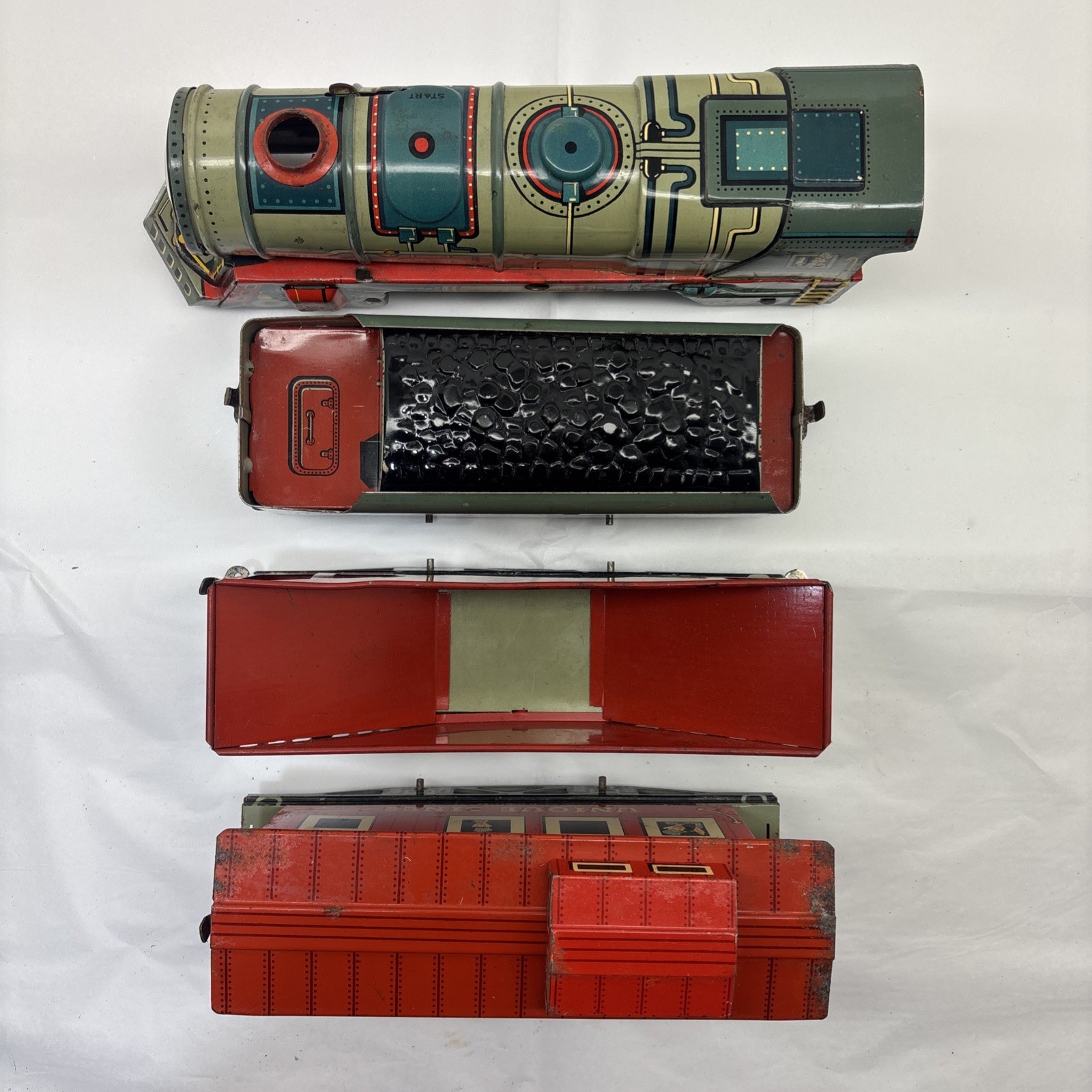 Unique Art/Lines #742 Clockwork Locomotive Set