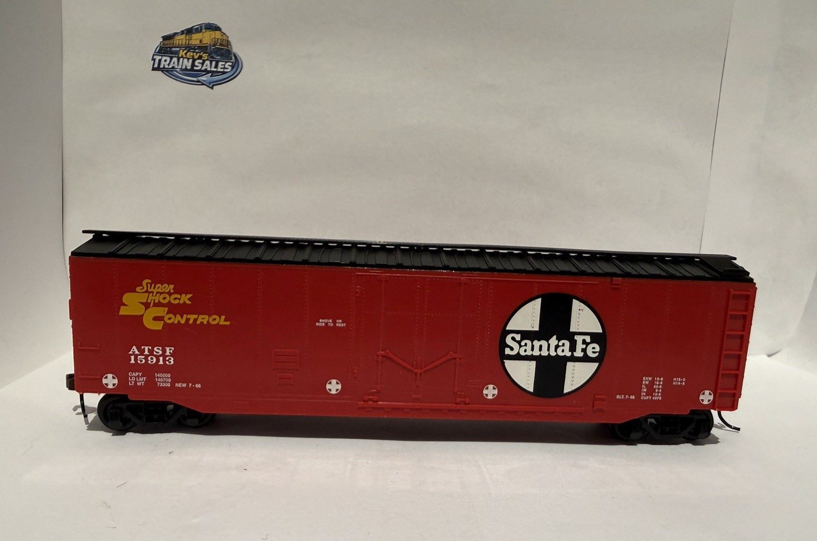 HO Scale Santa Fe Boxcar Red Freight Car Good Condition
