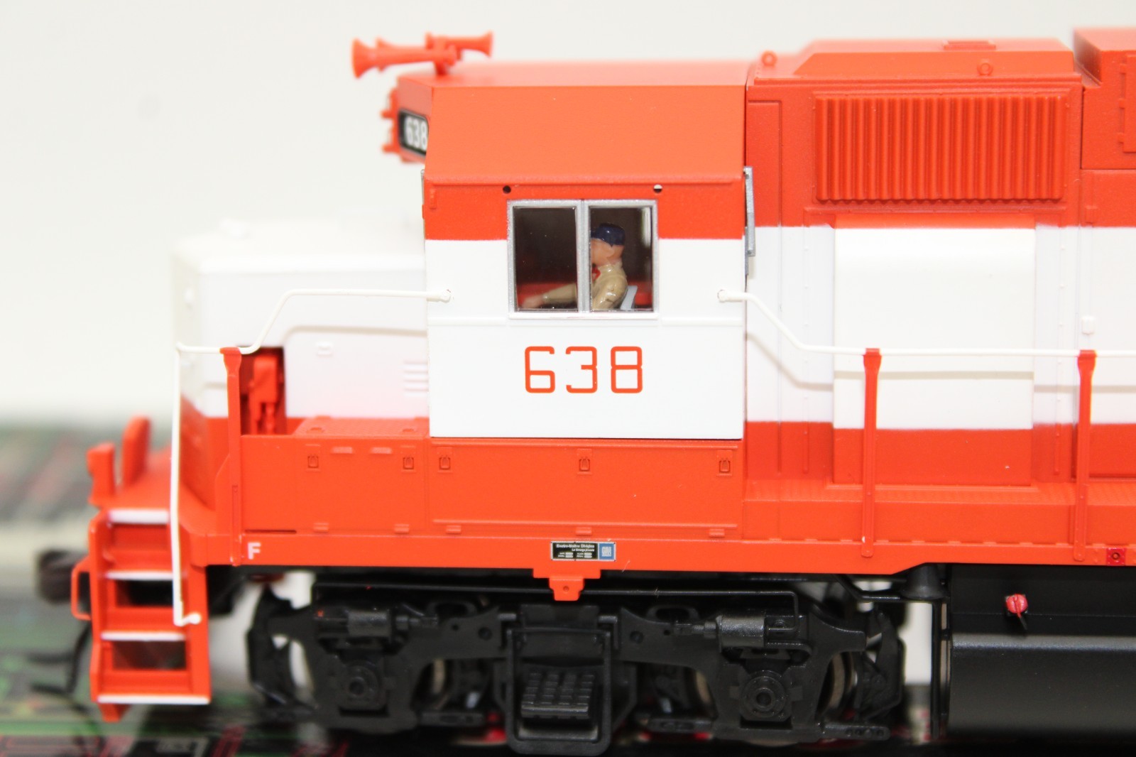 Atlas Master HO Scale Frisco EMD GP38 Low Nose Diesel Locomotive #638 DCC