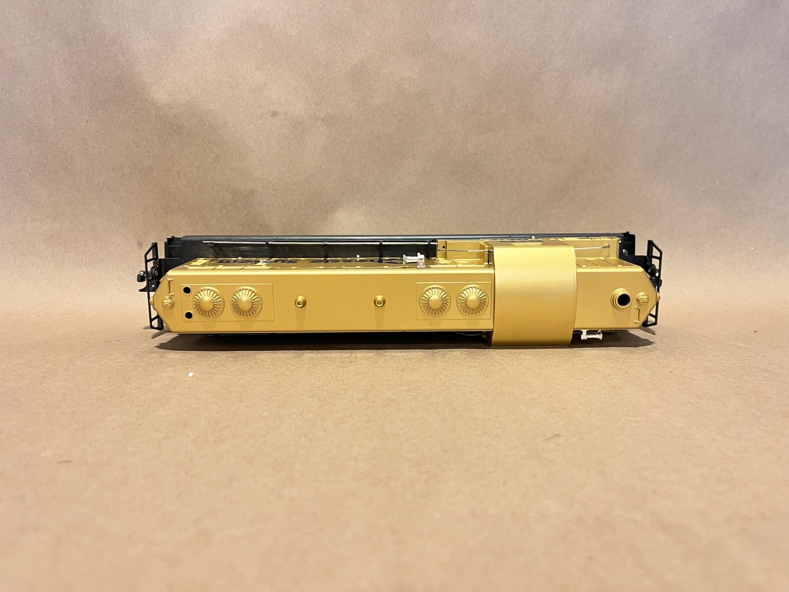 Lionel 6-8359 GM50 Chessie System B&O GP-7 Diesel Locomotive Gold With Box C-8
