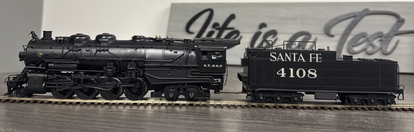 Pacific Fast Mail HO Brass Berkshire AT&SF 2-8-4 #4108 Custom Painted & Tested!