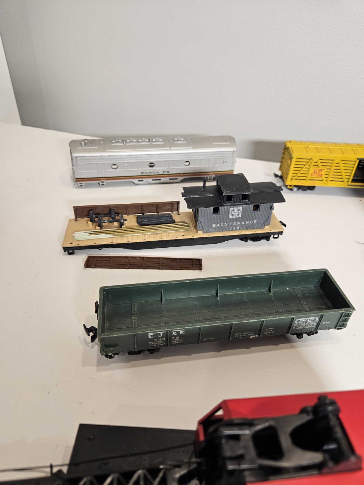 Vintage HO scale Locomotive Power/Dummy Junk Lot – Untested – Unknown if working