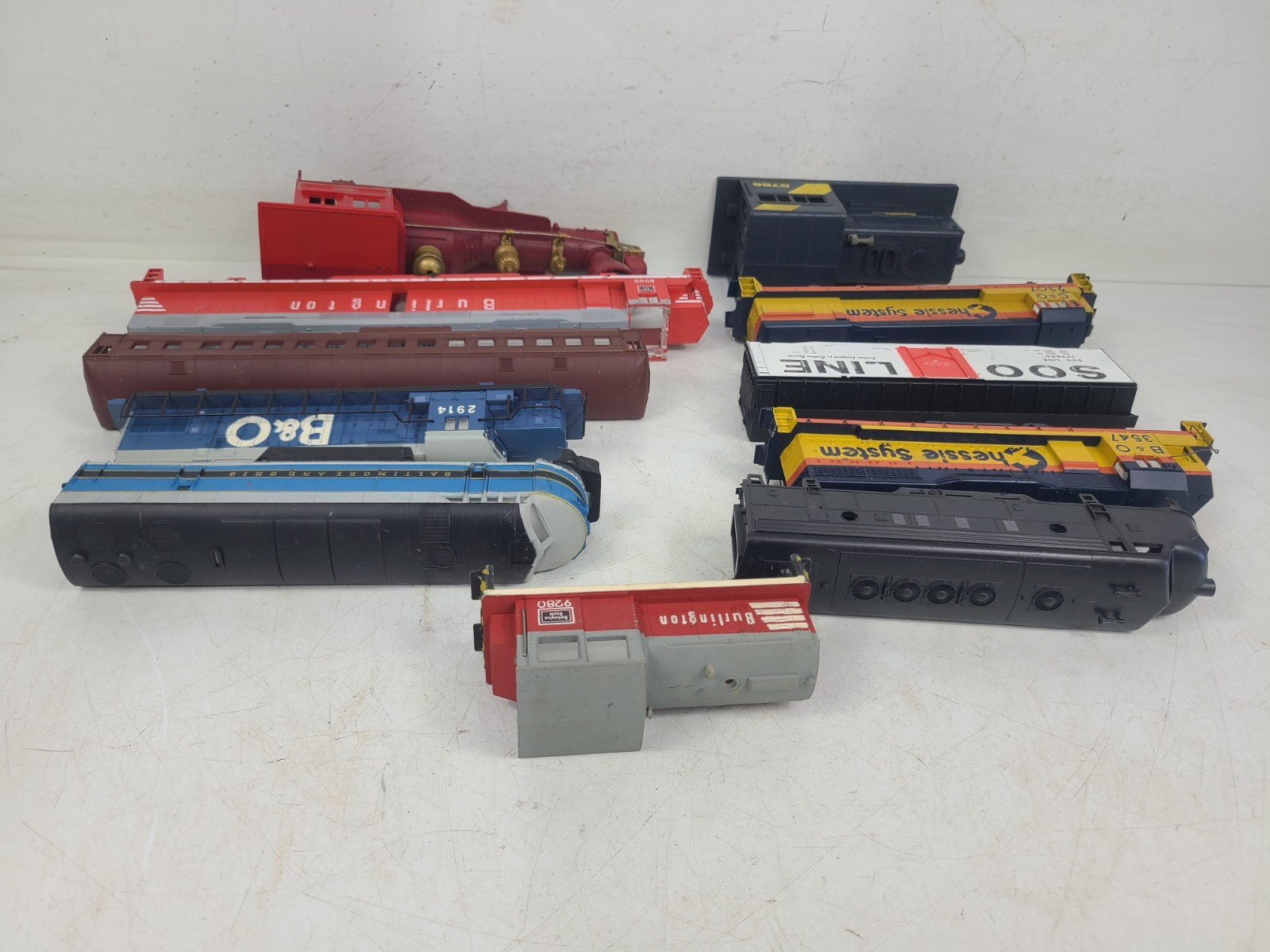 VINTAGE MIXED LOT OF 11 HO SCALE LOCOMOTIVE TRAIN SHELLS ONLY