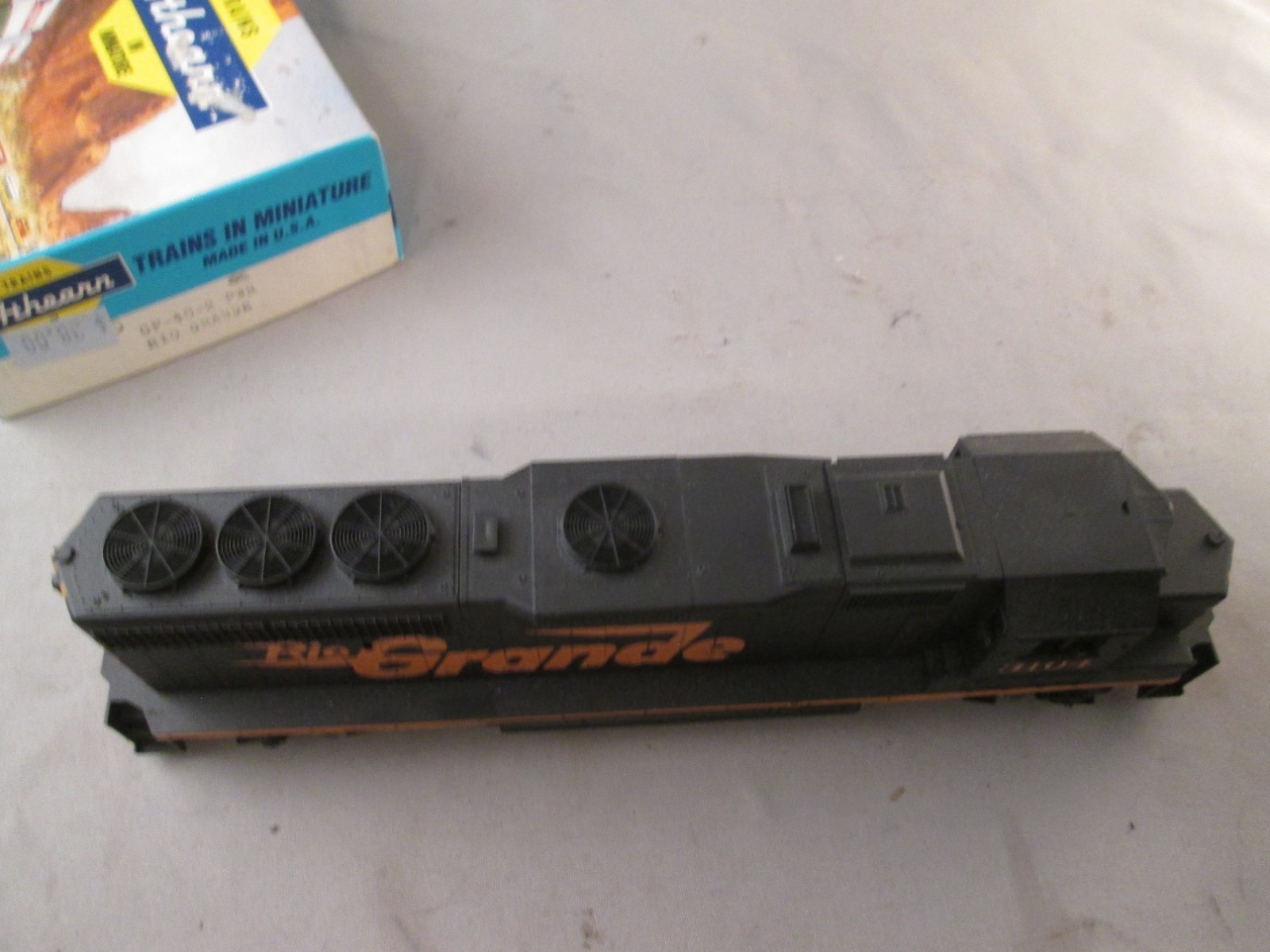 HO ATHG64550 Rio Grande GP40-2 #3104 Loco new good condition