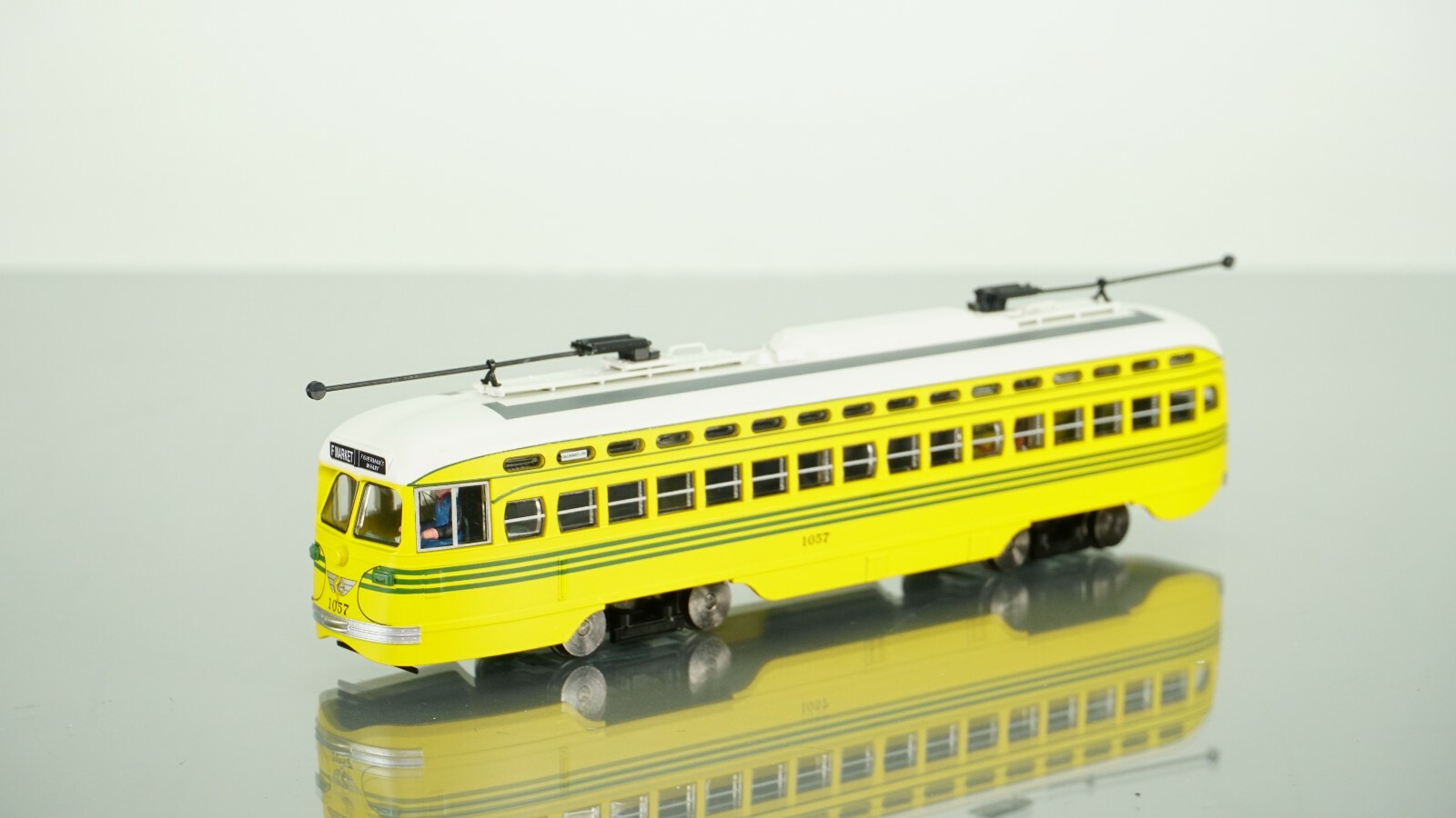 Bowser Cincinnatti PCC Streetcar HO scale