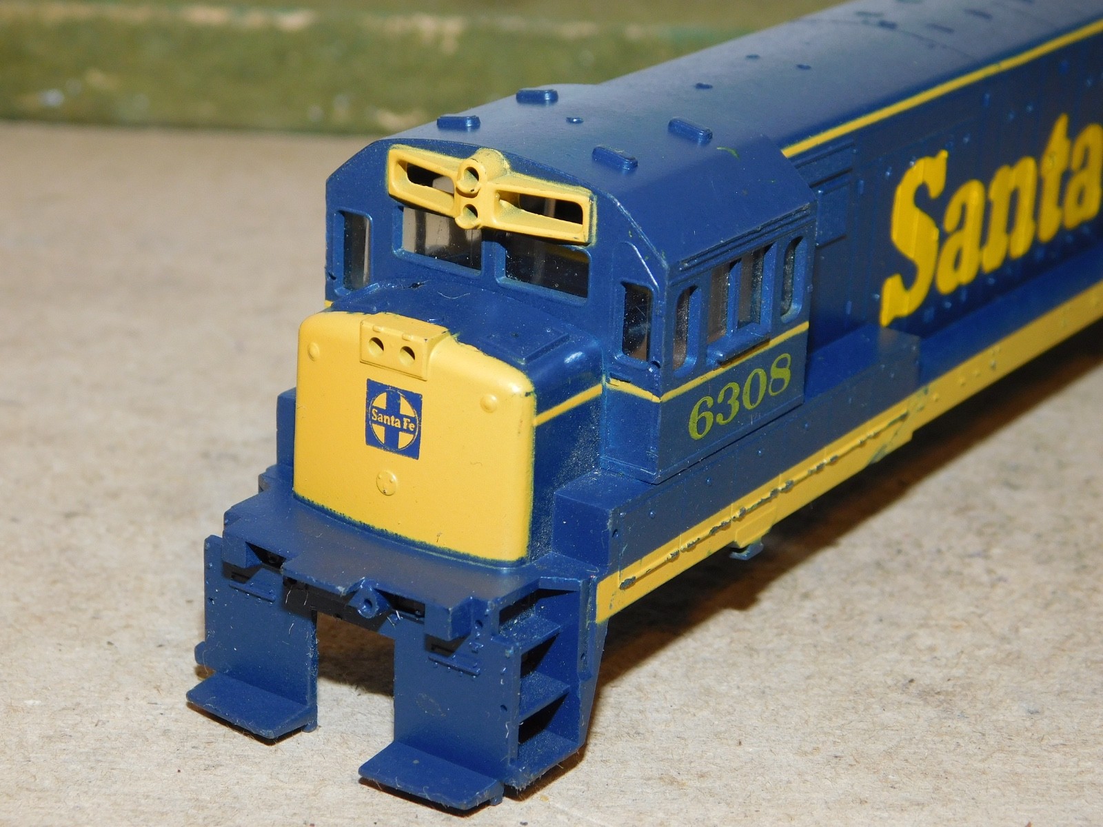 Athearn HO Parts Santa Fe GE-B Diesel Locomotive Shell, #6308