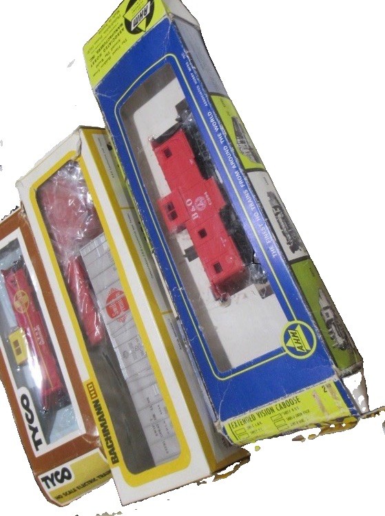 HO Scale Model Train Lot TYCO BACHMANN Locomotives Track Buildings Cars Vintage