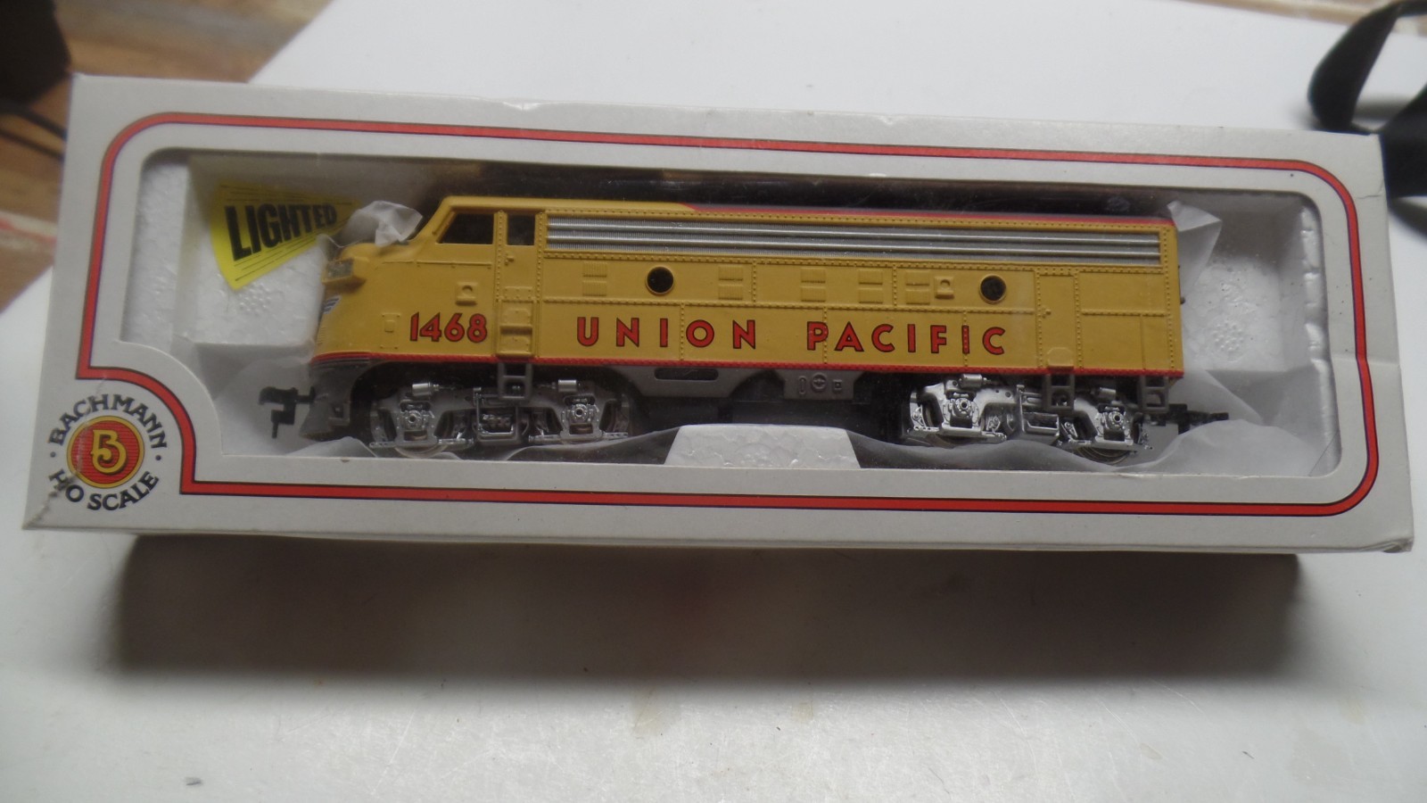 HO Bachmann EMD F9 Diesel Locomotive Union Pacific #1468