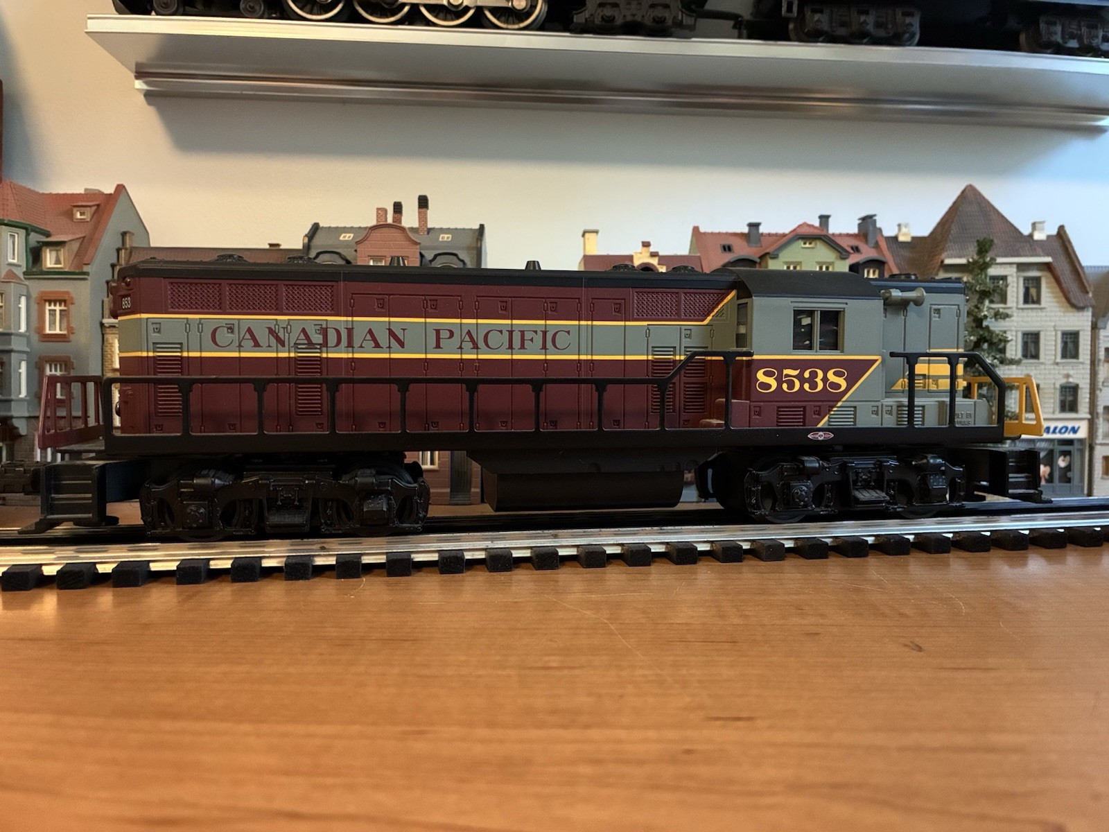 Lionel/Williams 8538 GP9 Diesel Engine