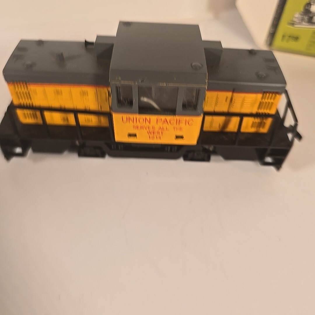 HO VTG AHM YUGOSLAVIA UNION PACIFIC CENTER CAB DIESEL SWITCHER LOCO RD #1214