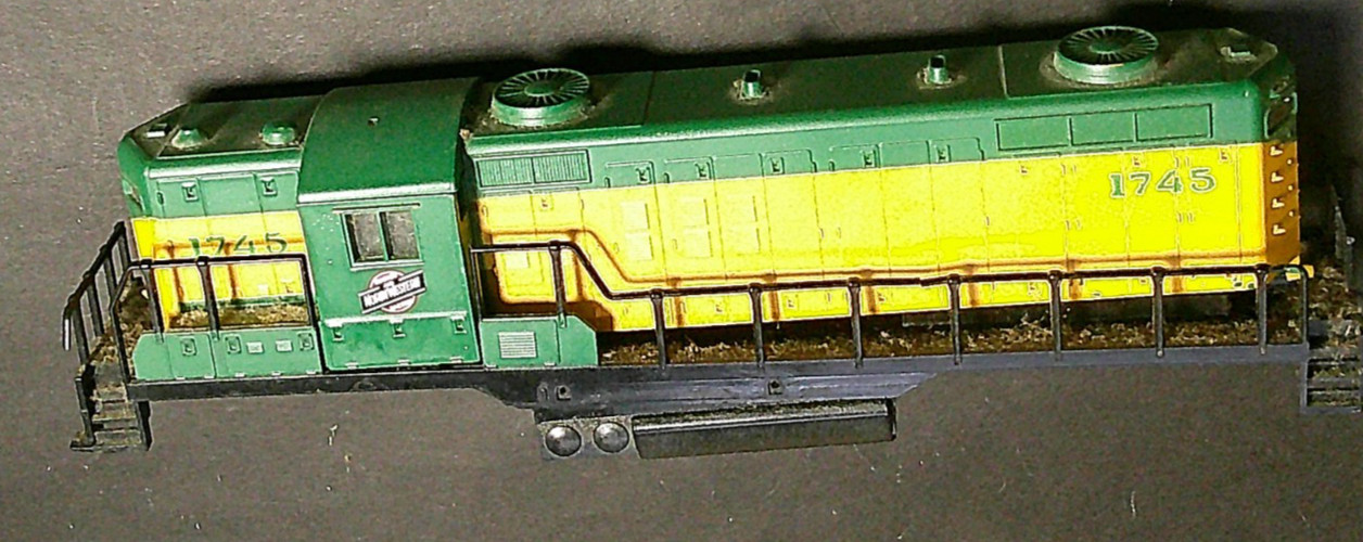 Ho AHM Diesel locomotive shell chassi north western