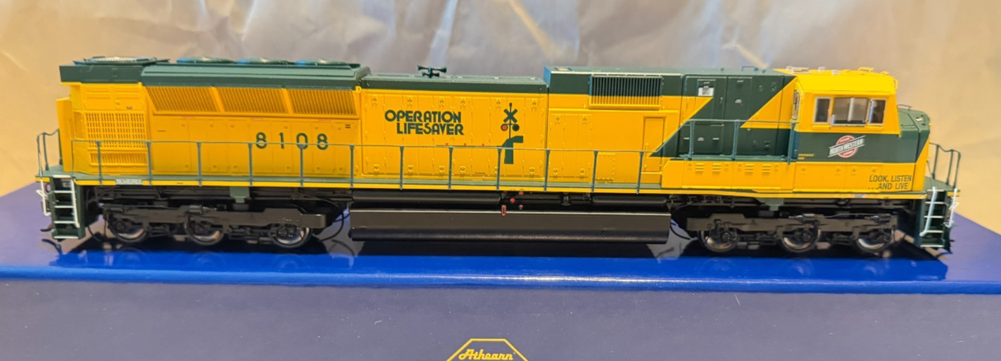Athearn Genesis HO Chicago & Northwestern CNW SD80MAC DCC & Sound