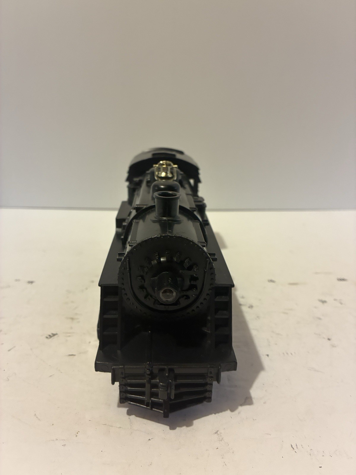 Lionel Modern Era 8902 DC Locomotive With Tender. Tested See Description. Runs.
