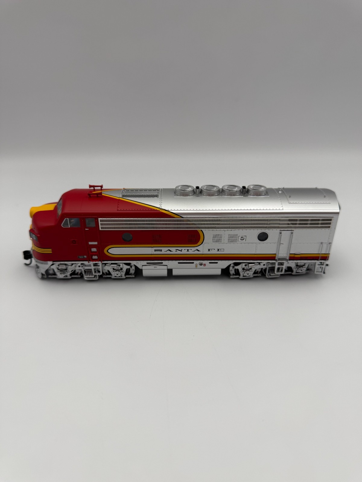 HO Walthers Proto 2000 Modernized F3A Santa Fe #16. Factory DCC/Sound. NIB