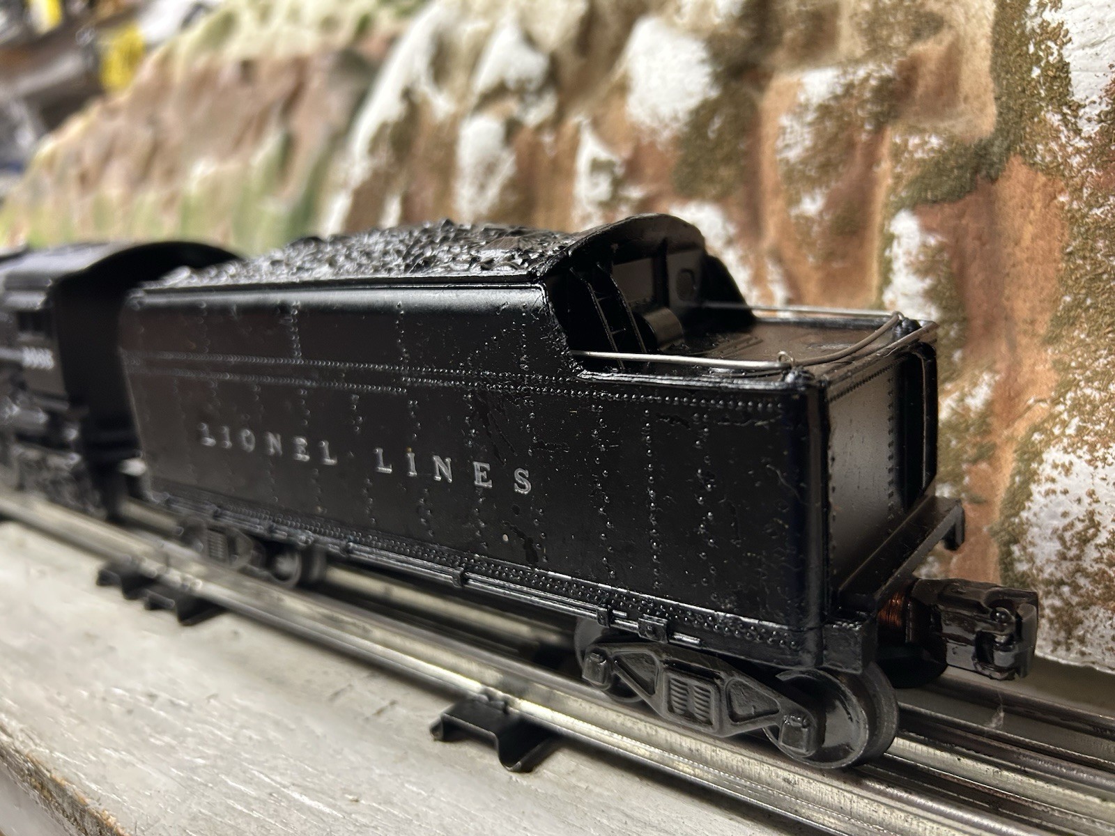 Lionel 2065 Locomotive W/6466WX Tender C-7 See Full Description