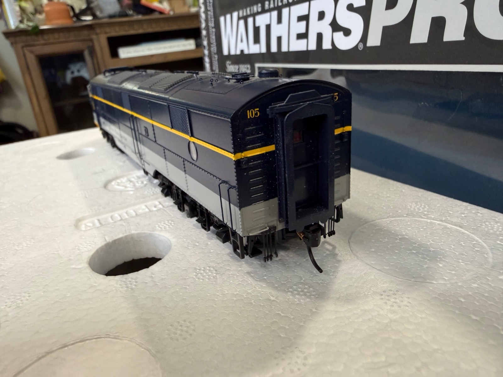 Walthers Proto EMD E7A Locomotive C&O Pere Marquette #105 DC DCC Ready