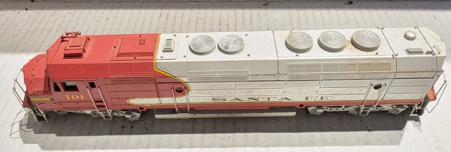 Athearn HO Scale Diesel Engine Santa Fe #101