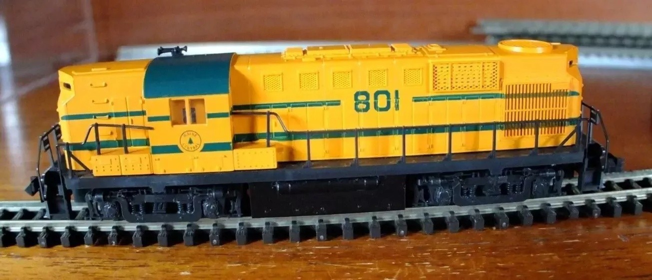 Atlas 42603 N Gauge Alco RS-11 diesel loco in Maine Central livery