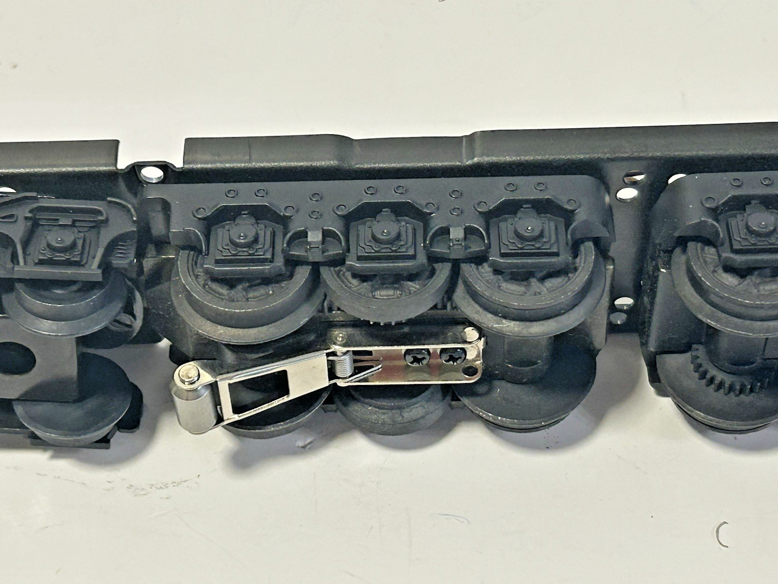 MTH Diecast Electric Locomotive GG-1 Only Shell, Frame, Tracks. Not painted.