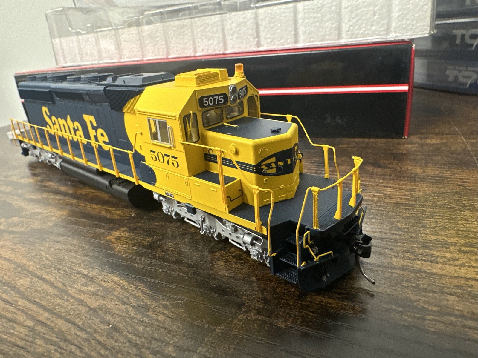Intermountain Railway Co. HO #49320-02 SD40-2 ATSF/Santa Fe #5075 LNIB!