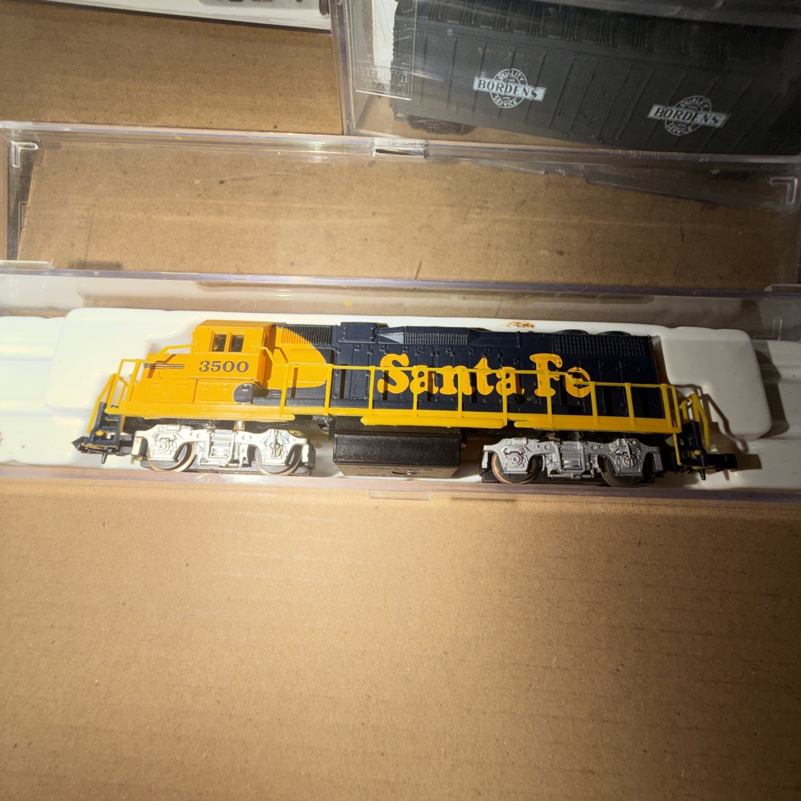 Life-Like N Gauge 7843 Santa Fe GP-38 Diesel Locomotive Engine