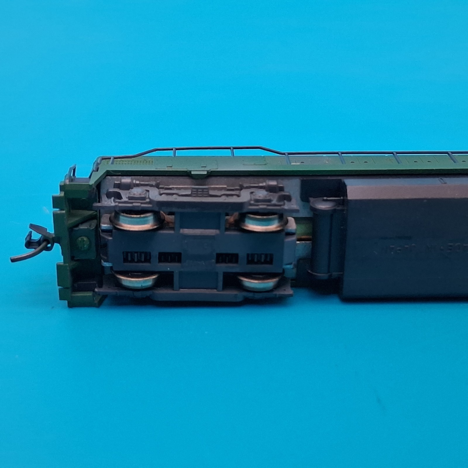 Atlas / Kato 8033 N Gauge ALCO C-425 (?) Locomotive Custom 2501 TW Green TESTED