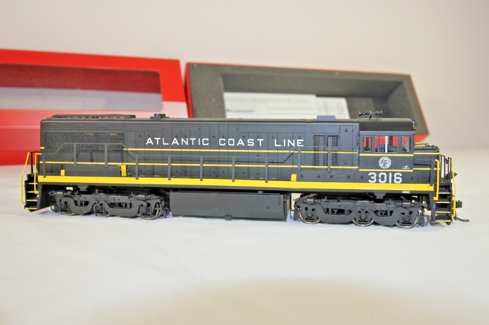 Rivarossi HR2538 GE U25C Phase IIIb. Atlantic Coast Line ACL #3016 NEW Boxed
