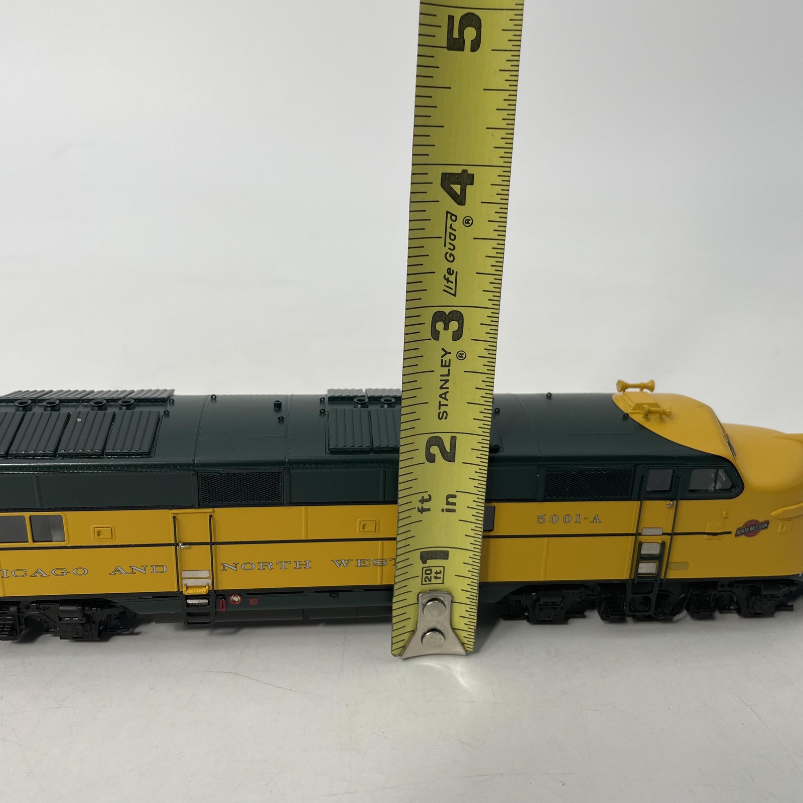 Vintage Railway Classics HO EMD E3 AA Diesel Locomotive Set C&NW Yellow Brass