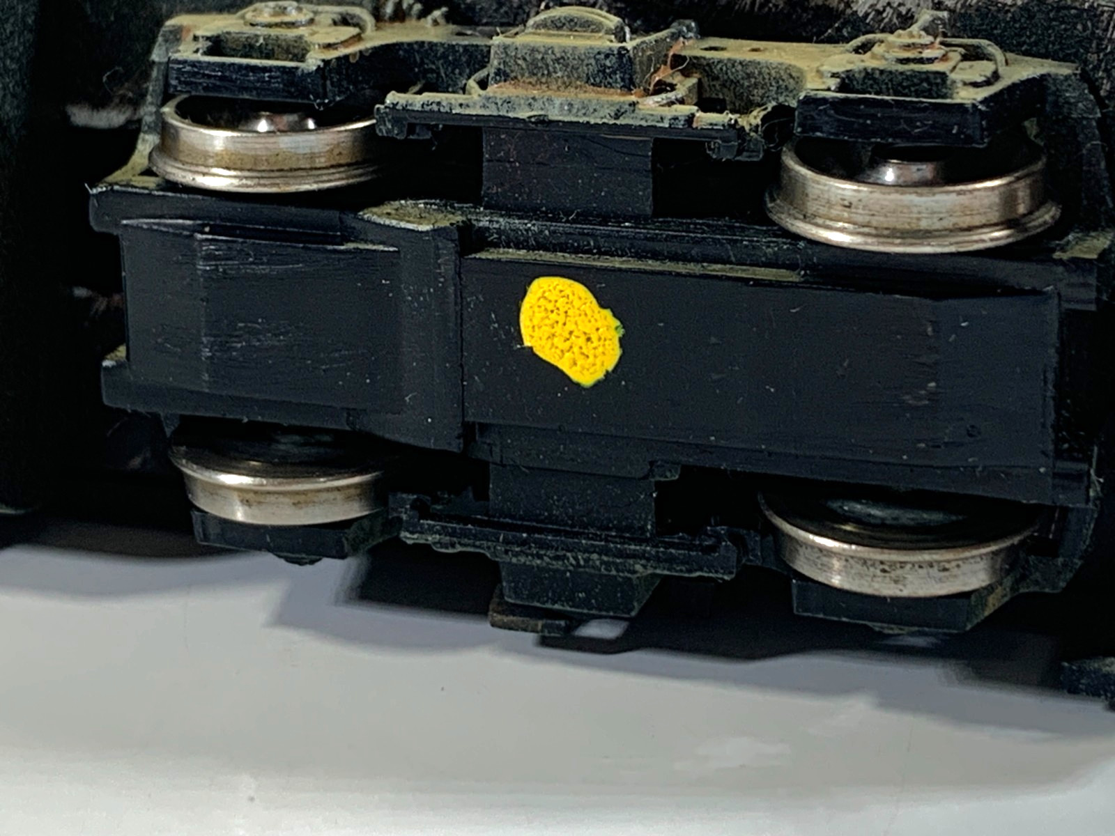 Bachmann Spectrum HO 870?? EMD F40 PH Amtrak Phase 3 Dummy #208 (Weathered)