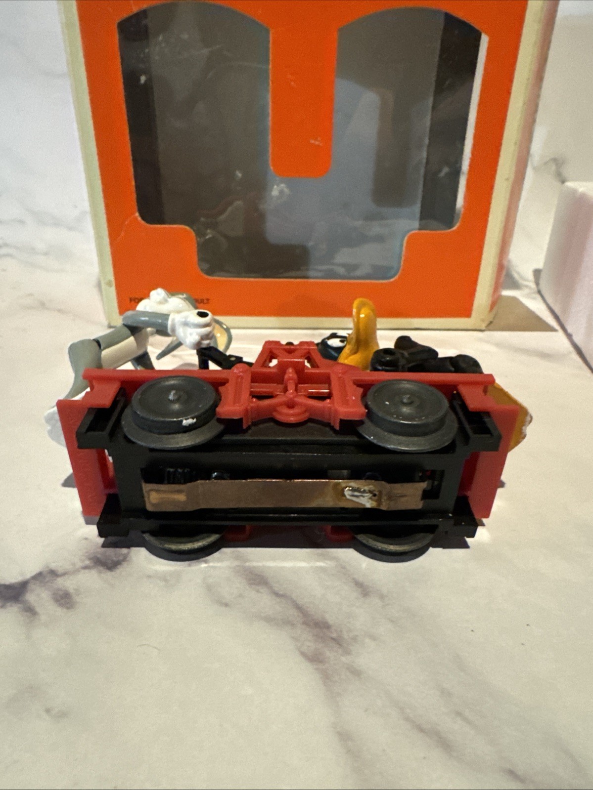 O Gauge 3-Rail Lionel 6-18416 Looney Tunes Bugs & Daffy Powered Handcar