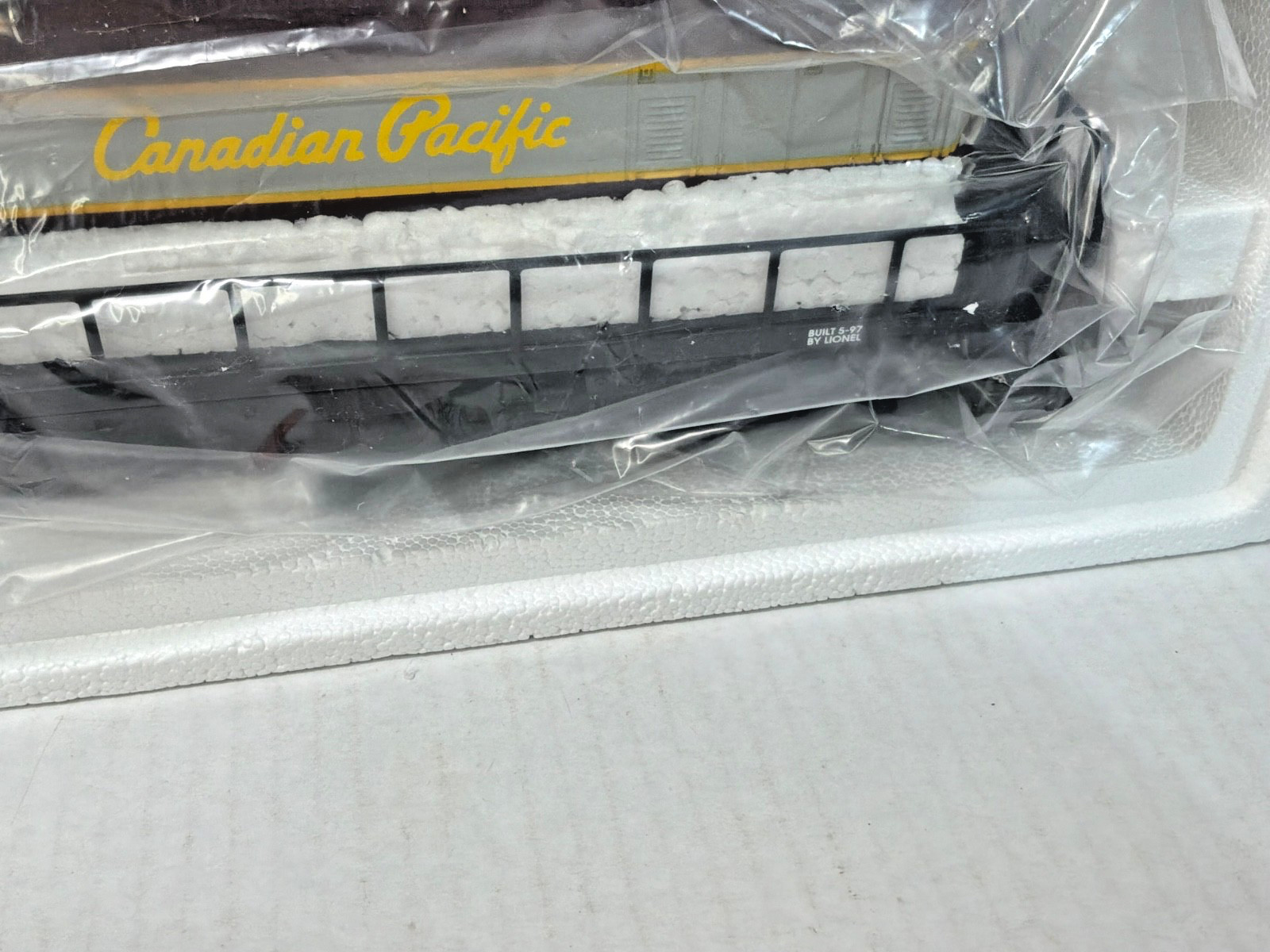VINTAGE LIONEL O 6-18564 CANADIAN PACIFIC GP9 DIESEL LOCOMOTIVE 2380 TCA C8