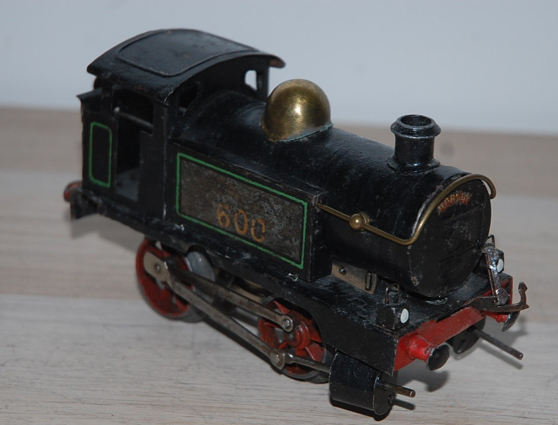 HORNBY O GAUGE CLOCKWORK EARLY No 1 TANK LOCOMOTIVE IN BLACK LIVERY
