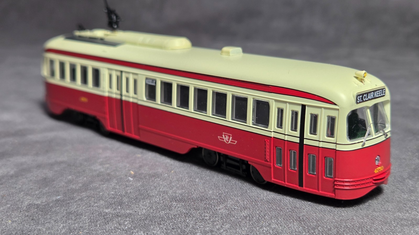 Title (79 Characters): Bowser HO 12909 TTC PCC Streetcar #4750 Toronto Executive