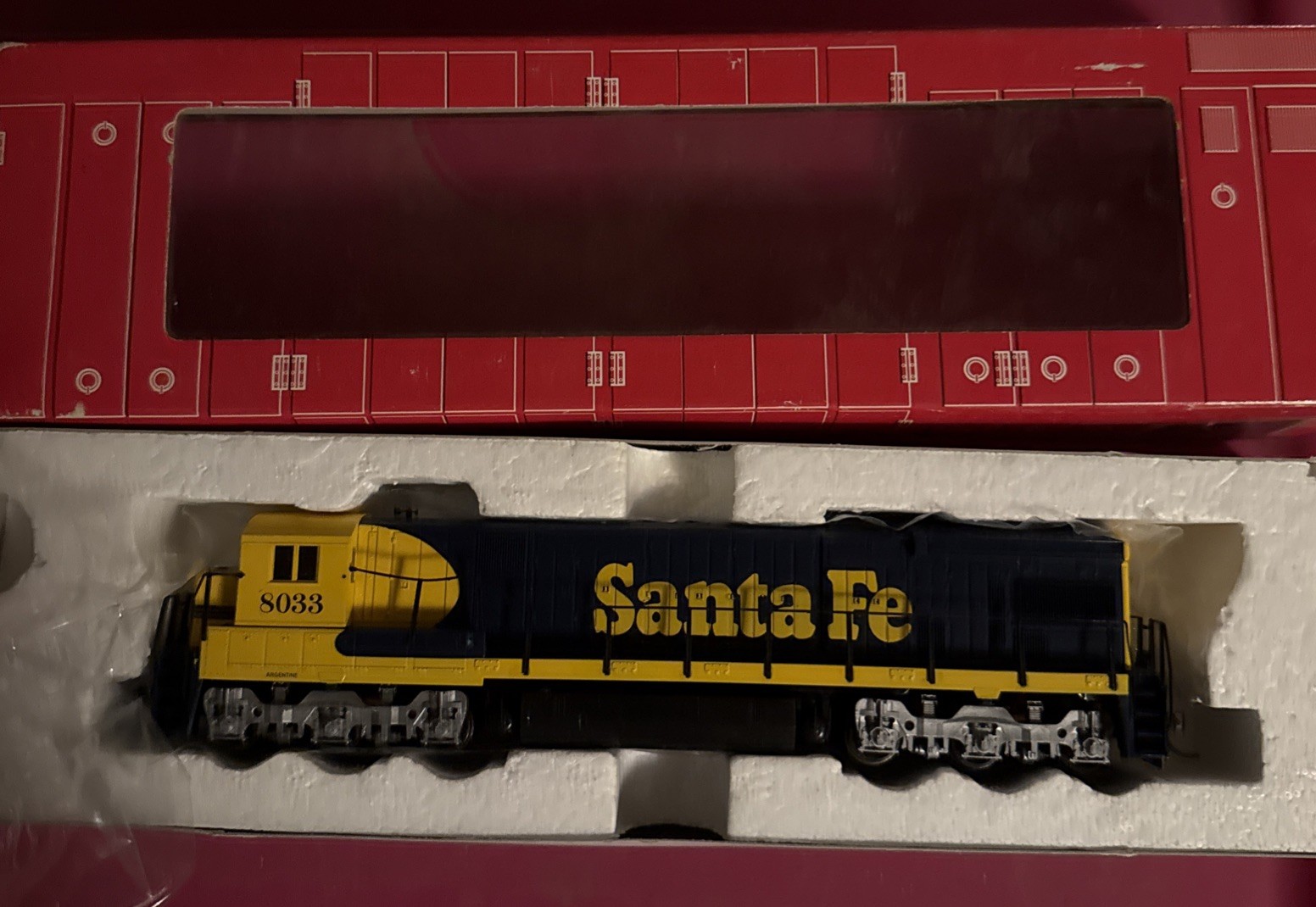 Atlas Ho Scale Diesel Locomotive Santa Fe C30-7 #8033