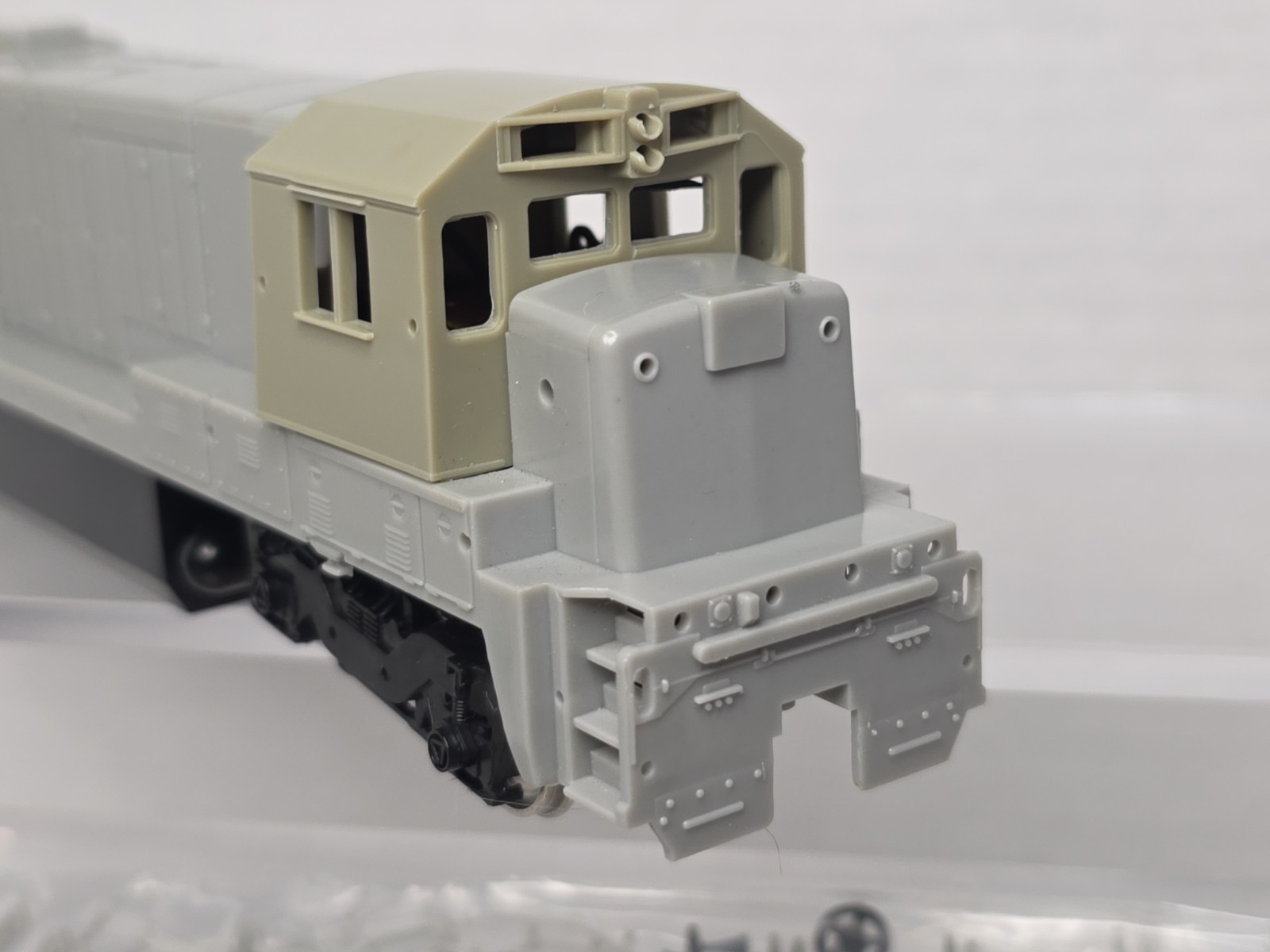Bachmann Plus HO Scale 11101 Undecorated GE B23-7 Diesel Locomotive NOS