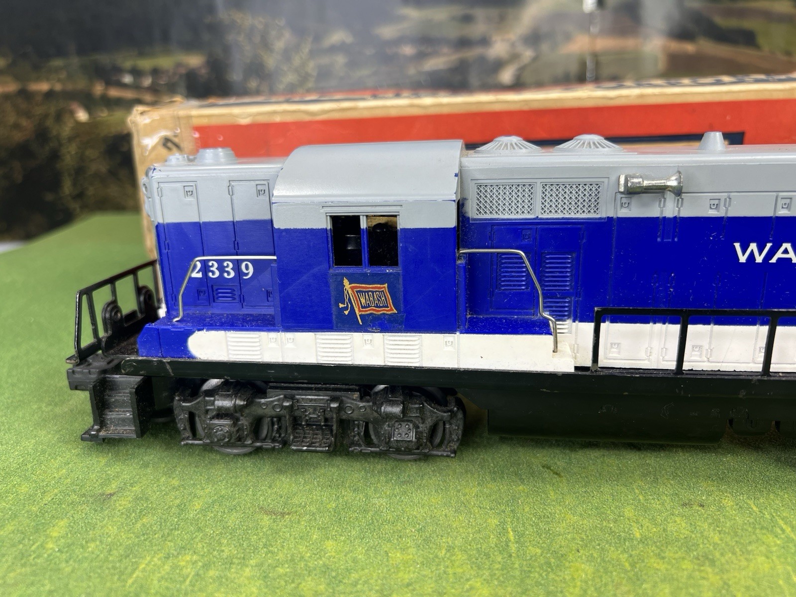 LIONEL POSTWAR 2339 GP-7 DIESEL LOCOMOTIVE WABASH IN EXCELLENT CONDITION OB