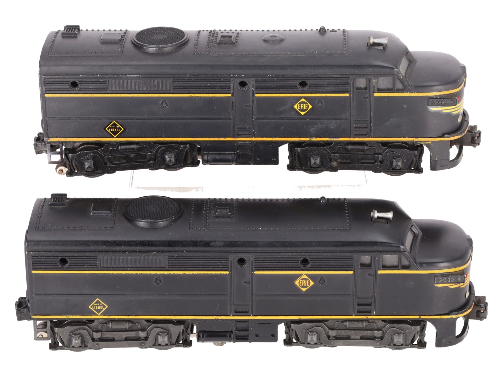 Lionel 2032 Vintage O Erie Alco AA Diesel Locomotive Set