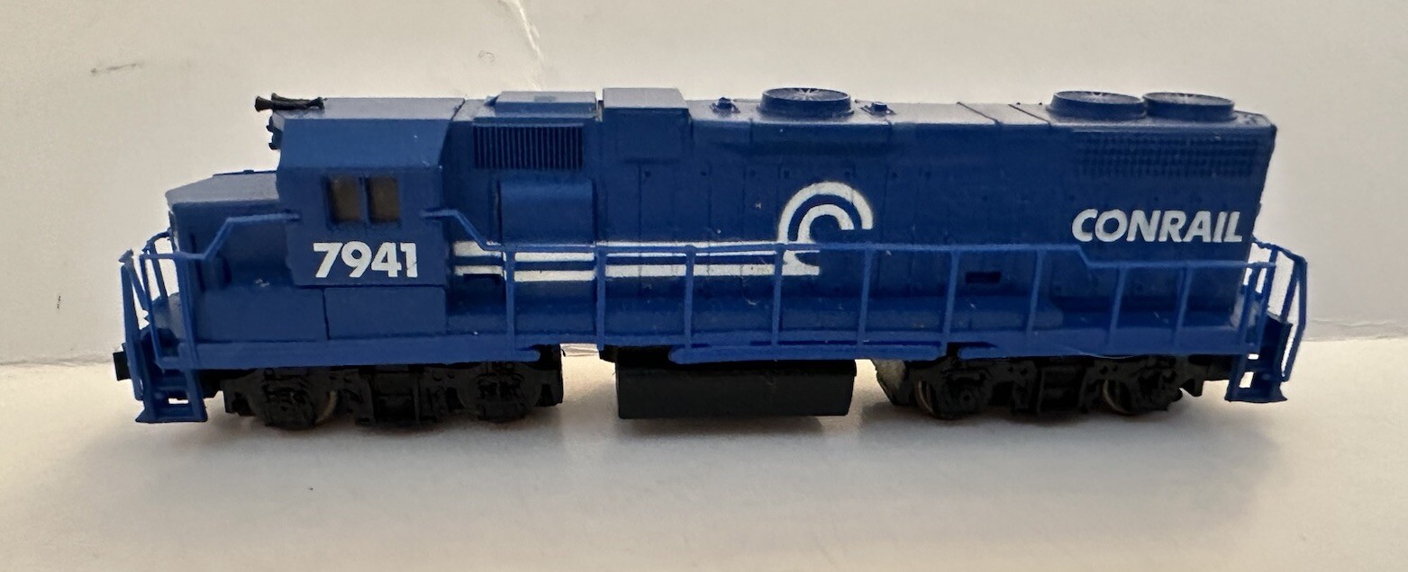Life Like N Scale 7641 F-40 Locomotive AMT Conrail #7941