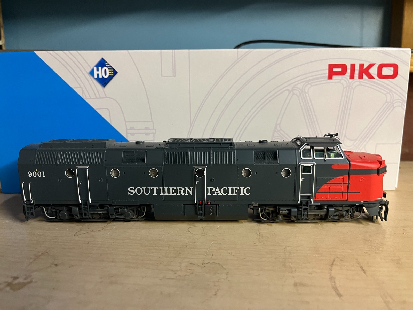 Southern Pacific HO Piko Krauss-Maffei