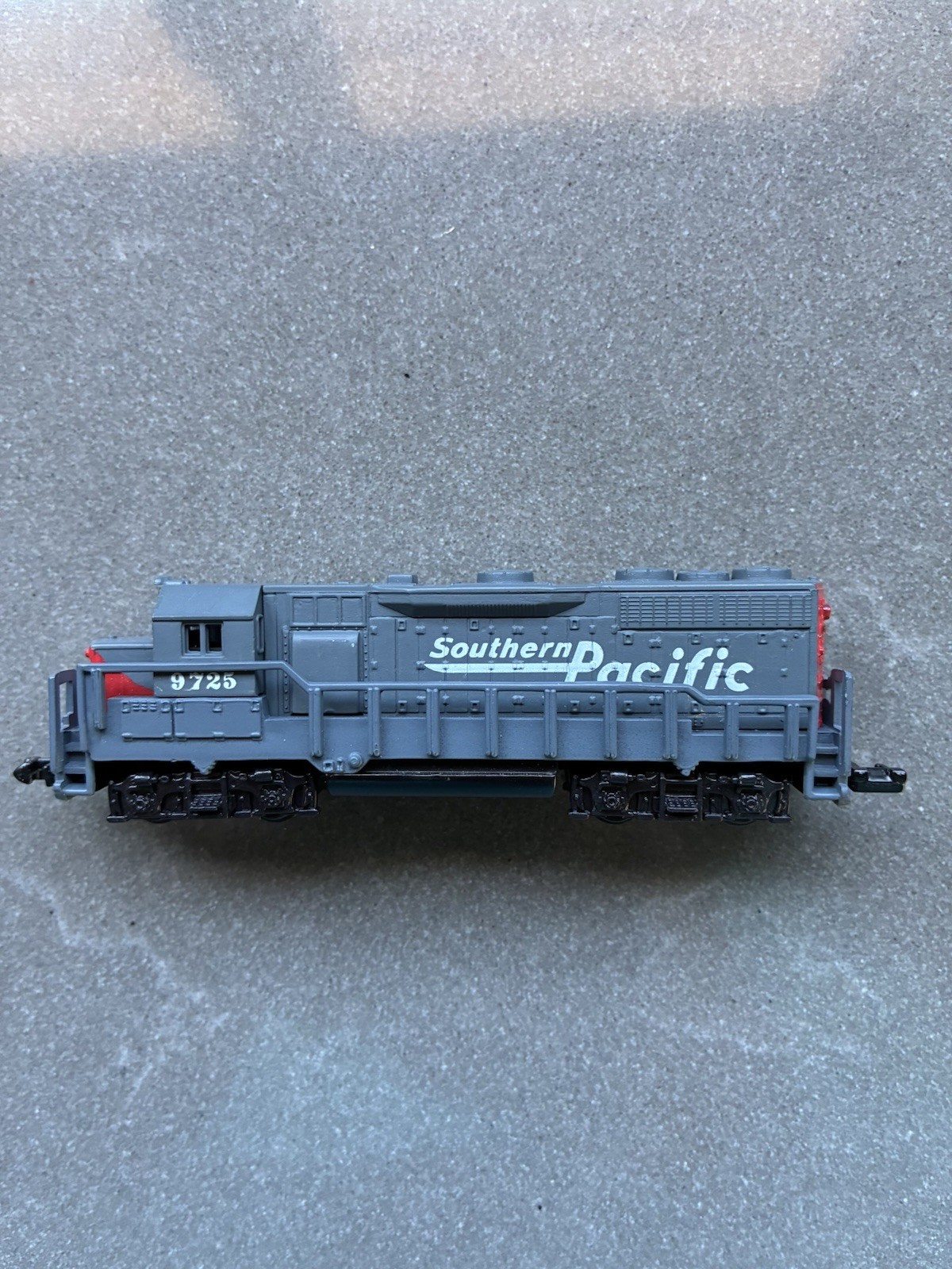 Southern Pacific High Speed N Scale Locomotive 9725 Model Train No 418