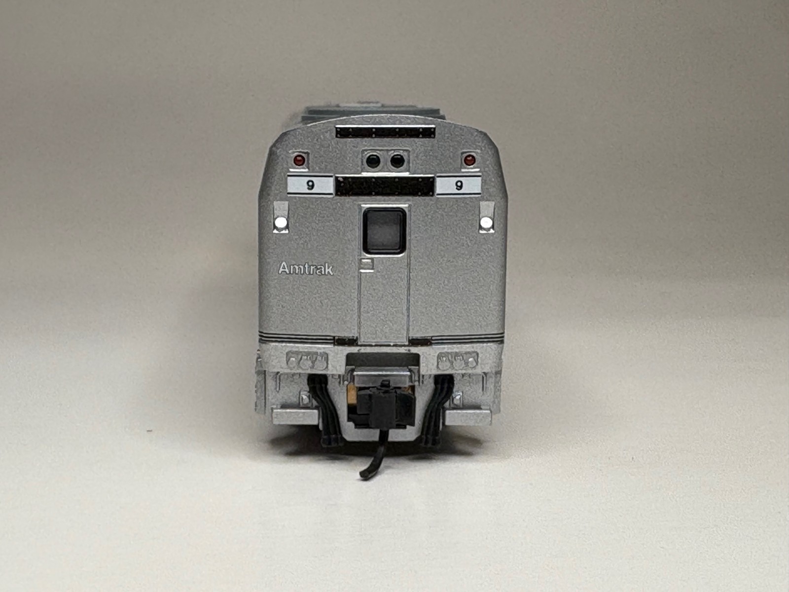 Kato n scale Amtrak P42 Phase III Set of 2 #9, #53 Very Clean! MPN #106-6101